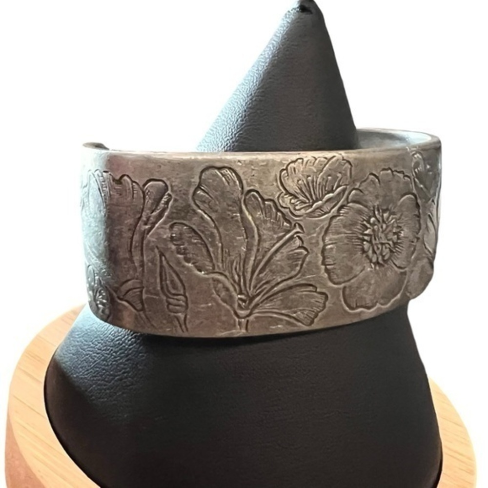 SALISBURY PEWTER AUGUST POPPY‎ ART NOUVEAU FLOWER VINTAGE CUFF BRACELET 1" WIDE - Picture 9 of 13